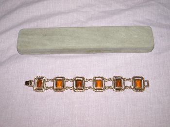 Sarah Coventry Gold Colour and Amber Glass Bracelet. (4)