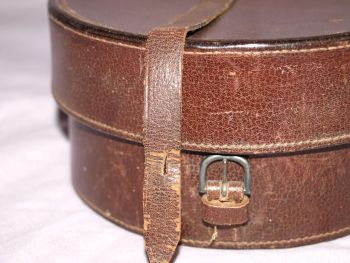 Vintage Round Leather Collar Box. (5)