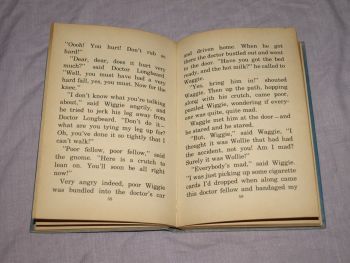 The Three Golliwogs by Enid Blyton Hardback Book 1969. (4)