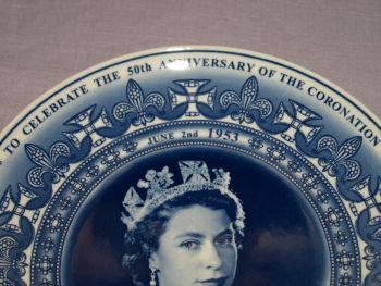 Wedgwood Coronation 50th Anniversary Plate. #2 (3)