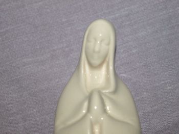 Anglia Pottery Virgin Mary Madonna Statuette. (4)
