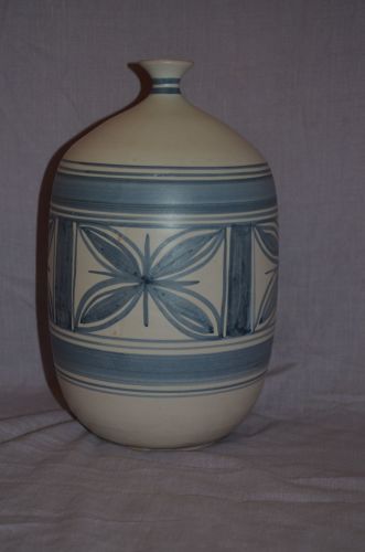 David Beas Narrow Neck Pottery Vase. Medium (2)