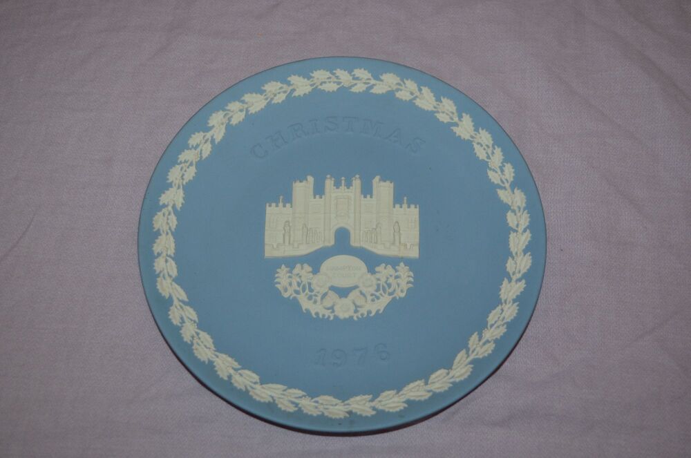 Wedgwood Jasper Ware Christmas Plate 1976, Hampton Court
