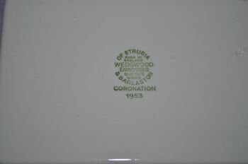 Wedgewood Embossed Queens Ware Trinket Box, Coronation 1953 (5)