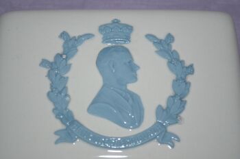 Wedgewood Embossed Queens Ware Trinket Box, Prince Philip 1953 (2)