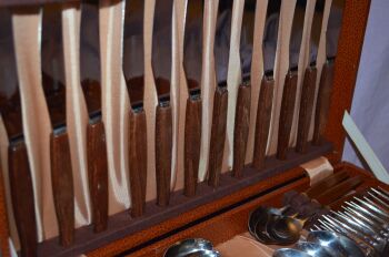 Glosswood Mid Century 44 Piece Canteen of Cutlery (7)
