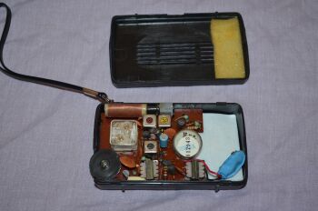 Dixi 235 Vintage Pocket Transistor Radio (4)