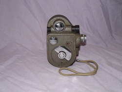 Vintage Revere Eight model 88 8mm Movie Camera. (2)