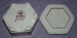 Masons Brown Velvet Hexagonal Lidded Pot (4)