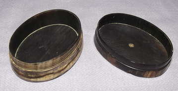Victorian Horn Oval Snuff Box (4)