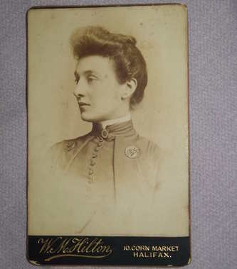 Victorian CDV Photograph Lady Portrait Looking Right.