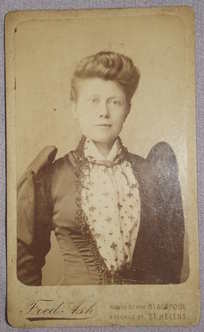 Victorian CDV Photograph Ladies Portrait