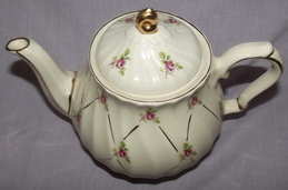 Vintage Sadler Teapot Pink Roses (2)