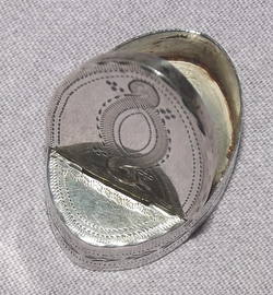 Miniature Georgian Solid Silver Snuff Box (5)