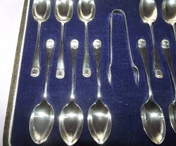Solid Silver Set of 12 Teaspoons and Tongs London 1940 (4)