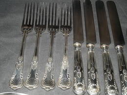 Set of 26 Kings Pattern Cutlery (3)