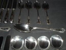 Set of 26 Kings Pattern Cutlery (4)