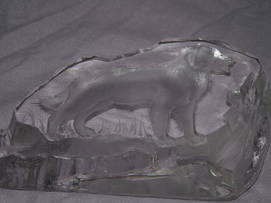 Labrador Dog Glass Paperweight Sculpture (3)