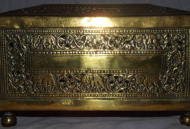 Vintage Brass Box Decorated with Elephants (4)