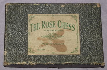 The Rose Chess Vintage Boxed Lead Chess Set Complete (4)