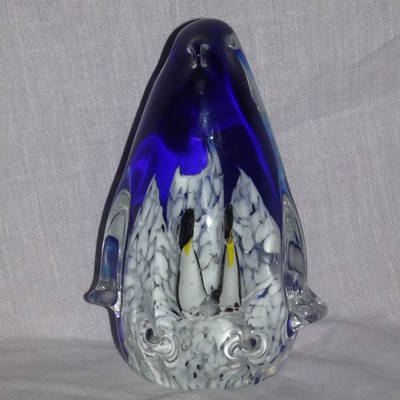 Penguin With Babies Glass Paperweight.