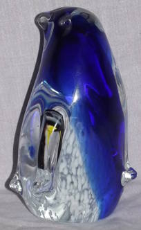 Penguin With Babies Glass Paperweight (2)