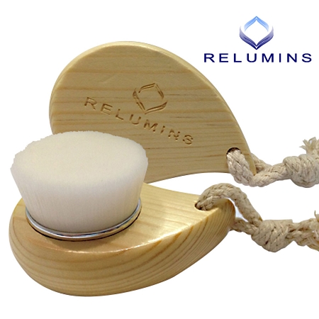 Relumins Deep Pore Wooden Facial Cleansing Brush with Super Soft Antibacter