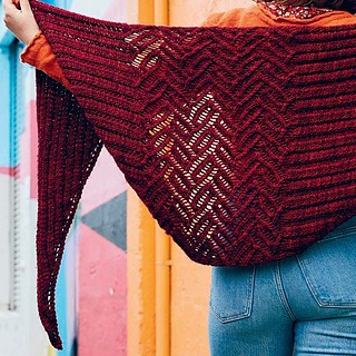 MDKFG15_Open_13_TriangleShawl_0778-650-rgb_small2