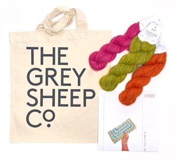 IT'S ABOUT TIME CLUTCH BAG KIT - SIZE SMALL / DK - IN YER FACE