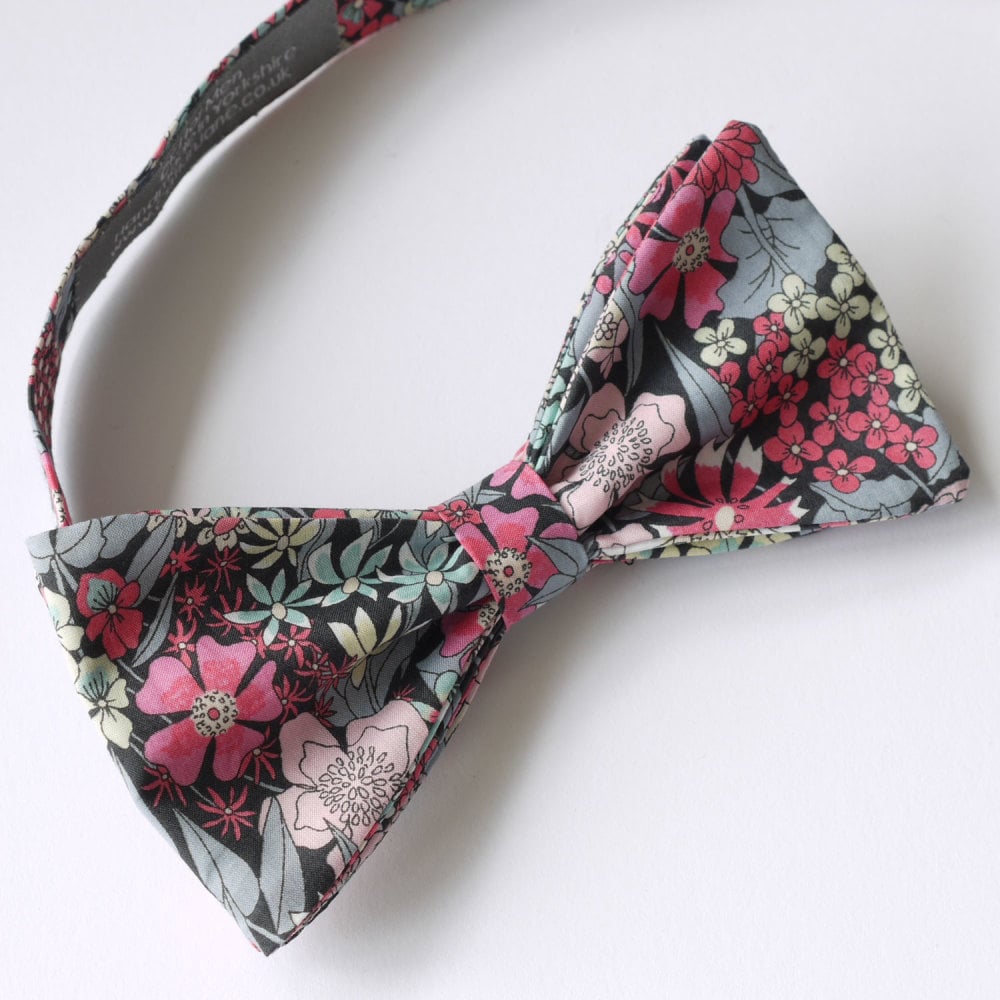 Pink floral bow tie - Liberty bow tie Ciara print