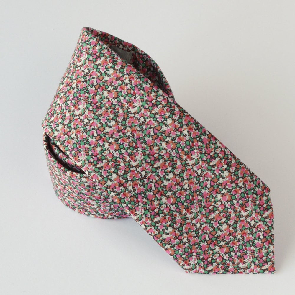 Classic Liberty print tie - Pepper green and pink