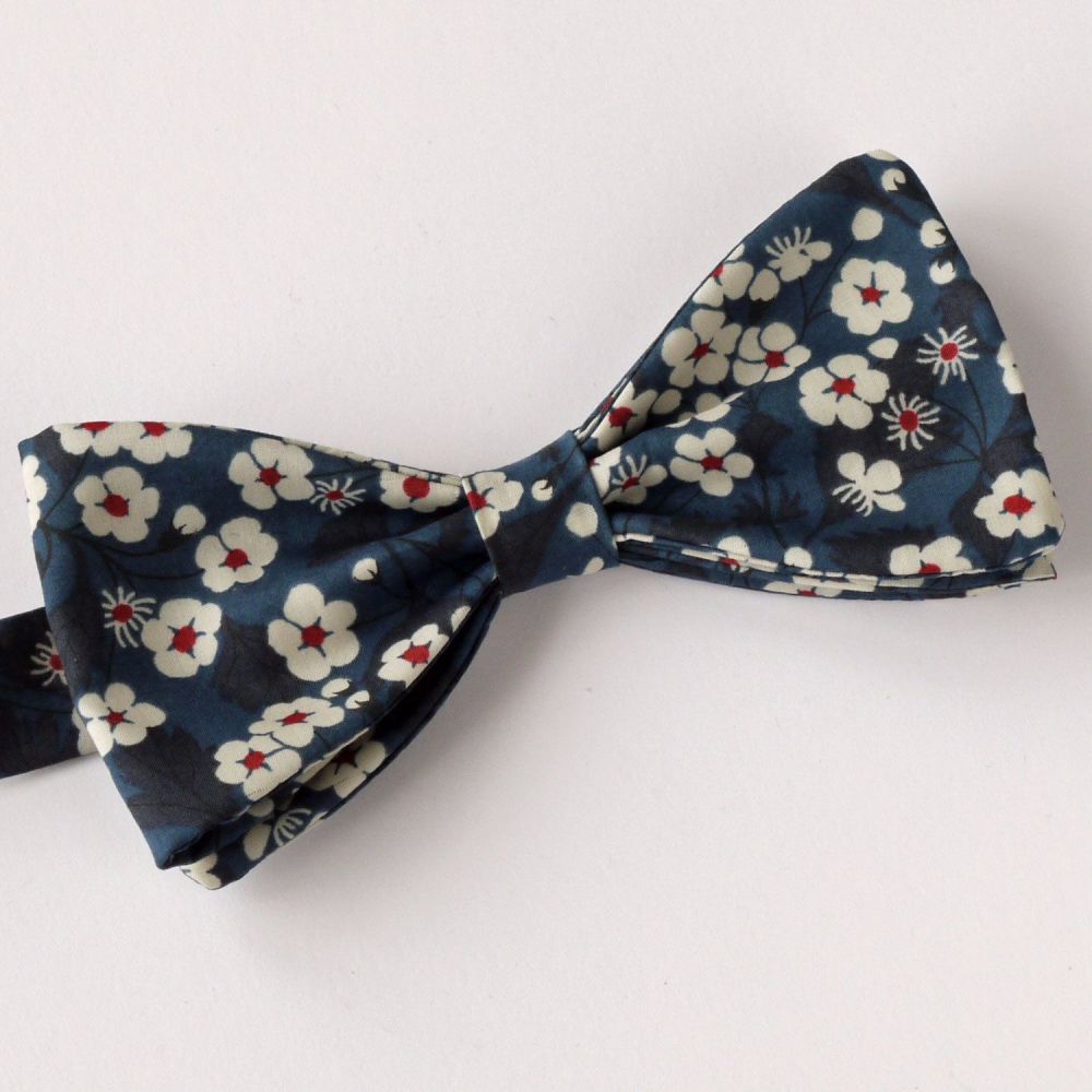 Liberty print bow tie - Mitsi blue