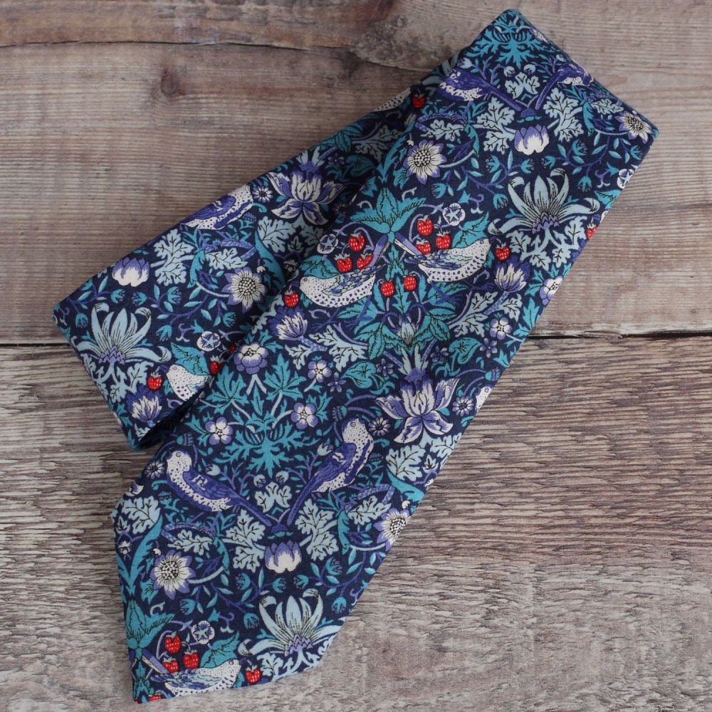 Gentleman's hand stitched tie - Strawberry Thief navy