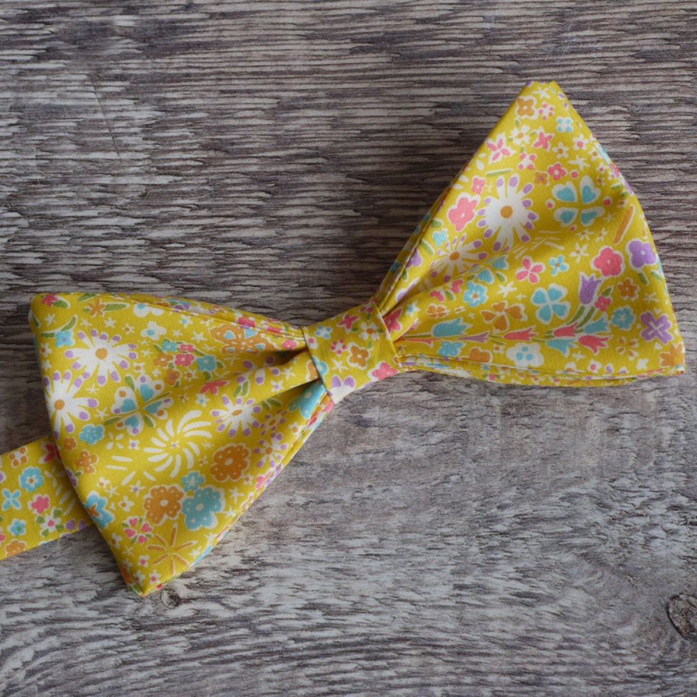 Liberty print bow tie - Kayoko yellow
