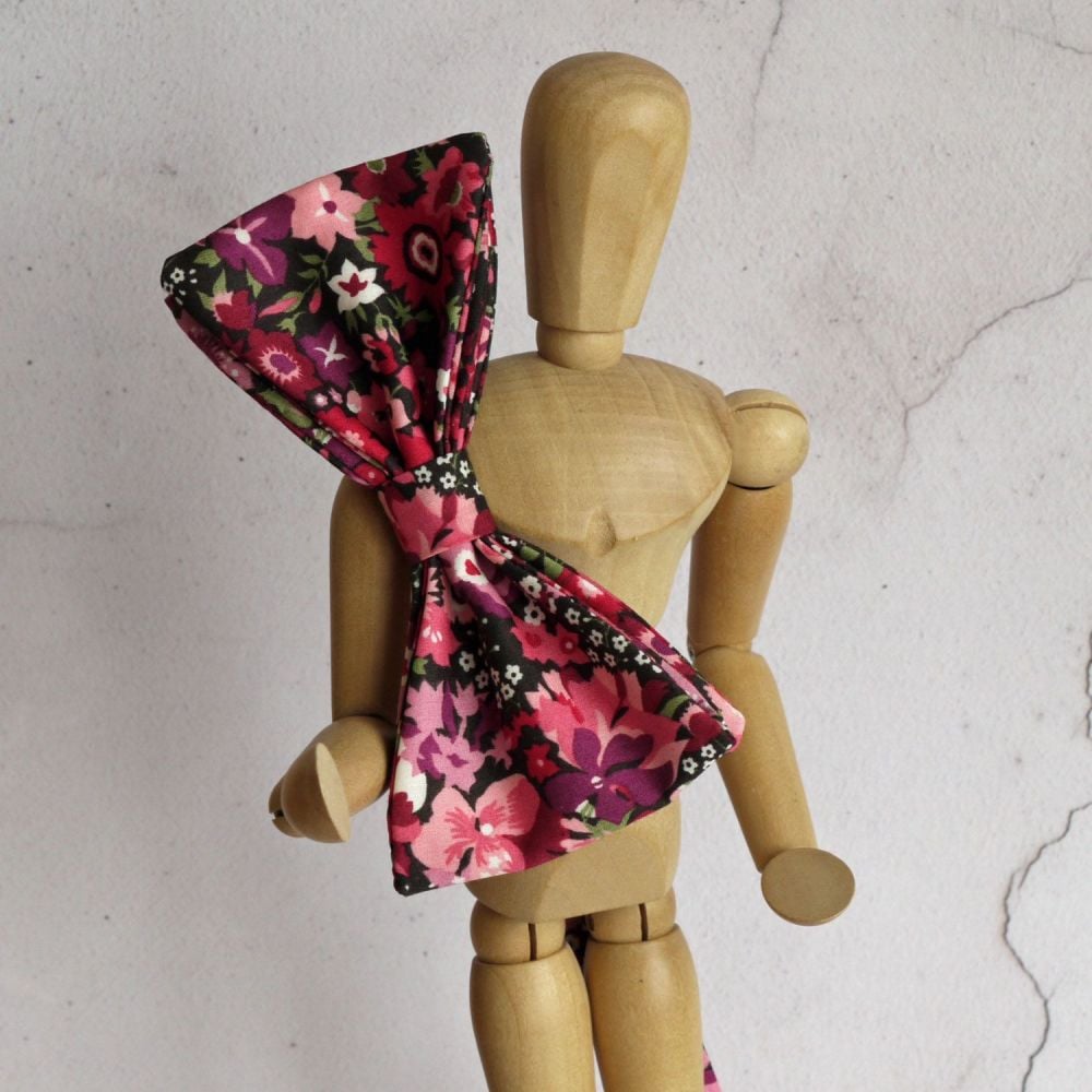 Manuela Liberty print floral bow tie