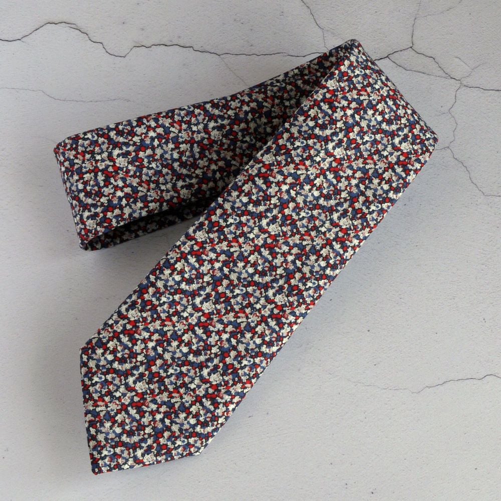Classic Liberty print tie - Pepper red and blue