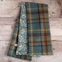 Check tweed and green Strawberry Thief scarf