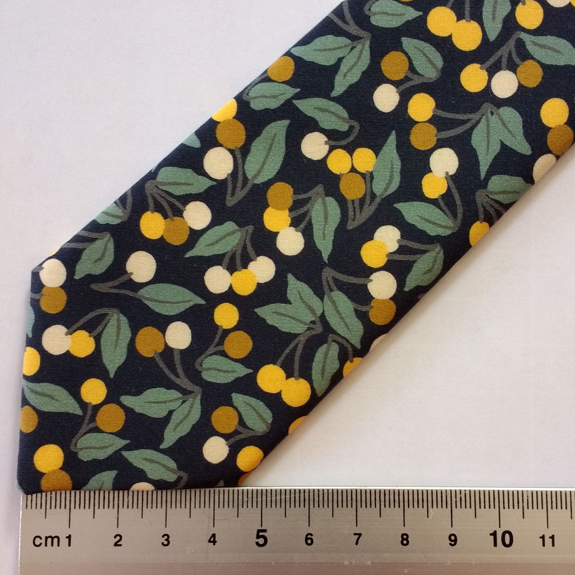 slim width tie