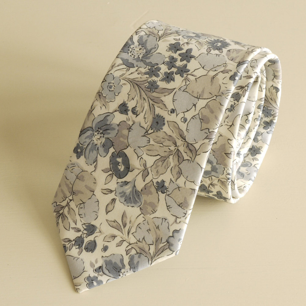 <!-111->Men's Handmade Liberty Tana Lawn Tie - Poppy and Honesty