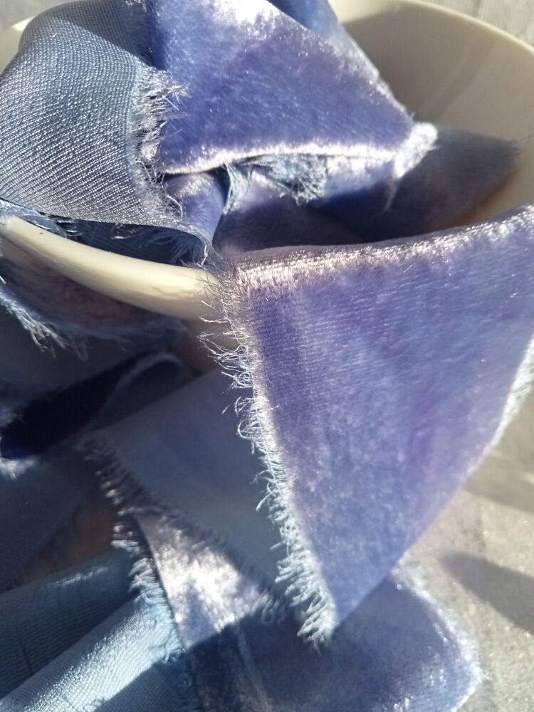 <!-- 024 -->Indigo silk velvet ribbon