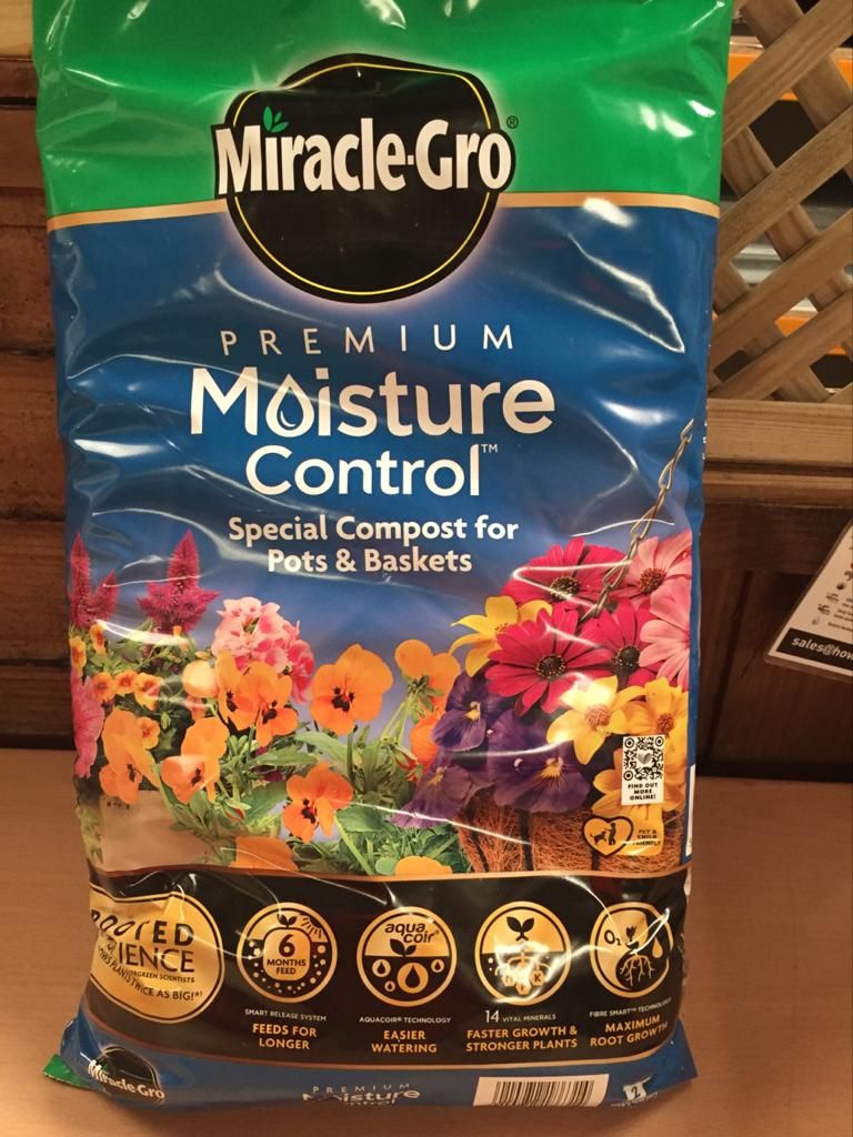 MiracleGro Moisture Control Compost 10L
