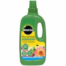 Miracle-Gro Pour & Feed Plant Food