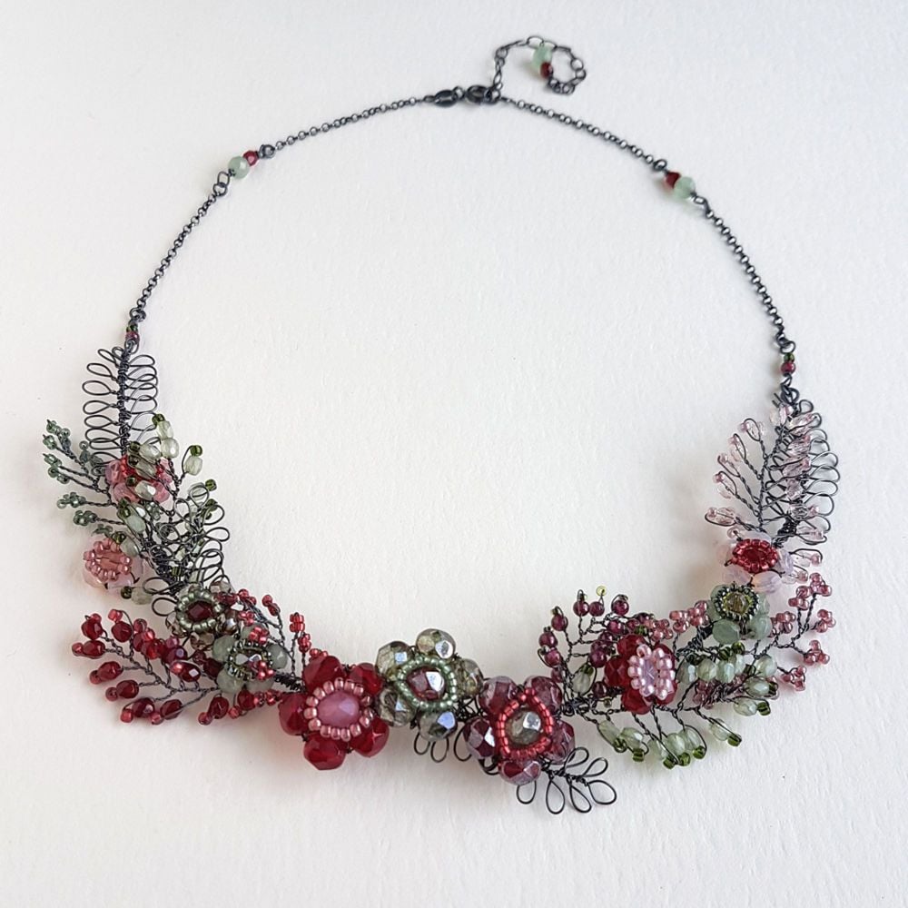 <!-- 003 -->NEW Statement Foliage necklace