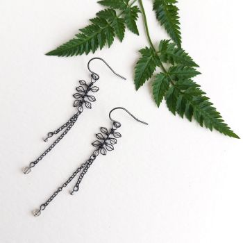 Detailed Leaf Drop Earrings