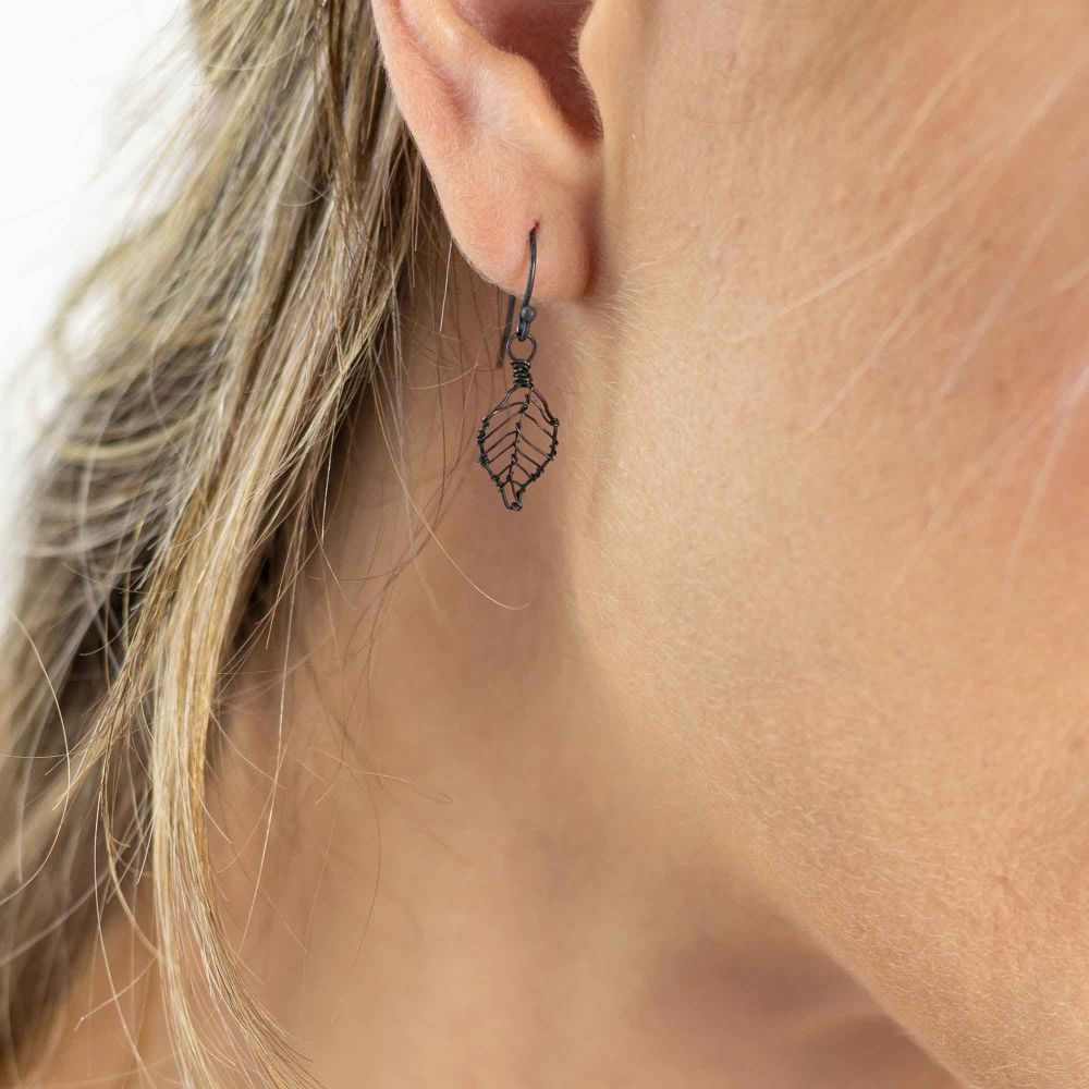Foglia leaf earrings