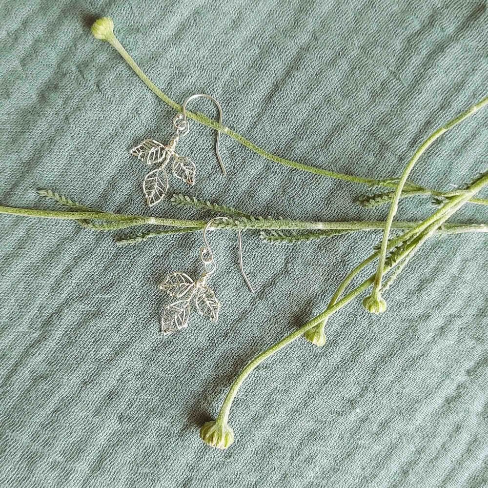 Foglia three leaf earrings - silver