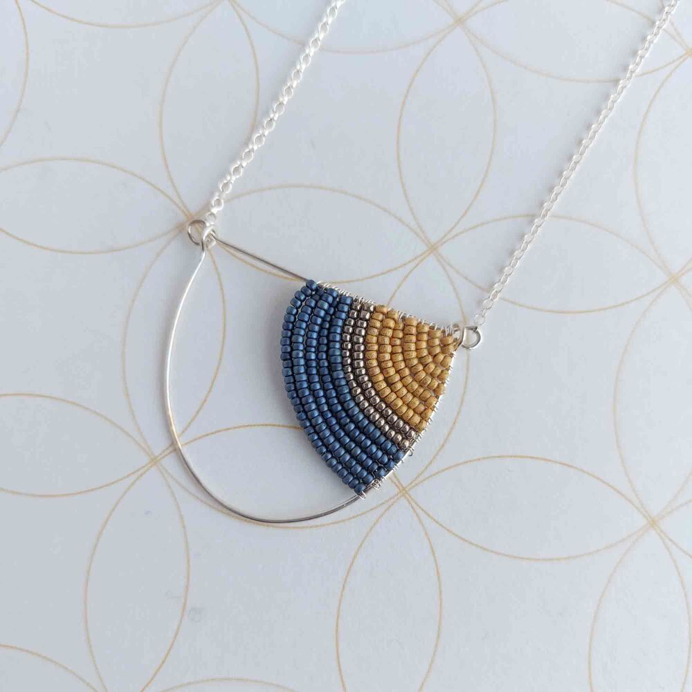 SALE - Small curve necklace