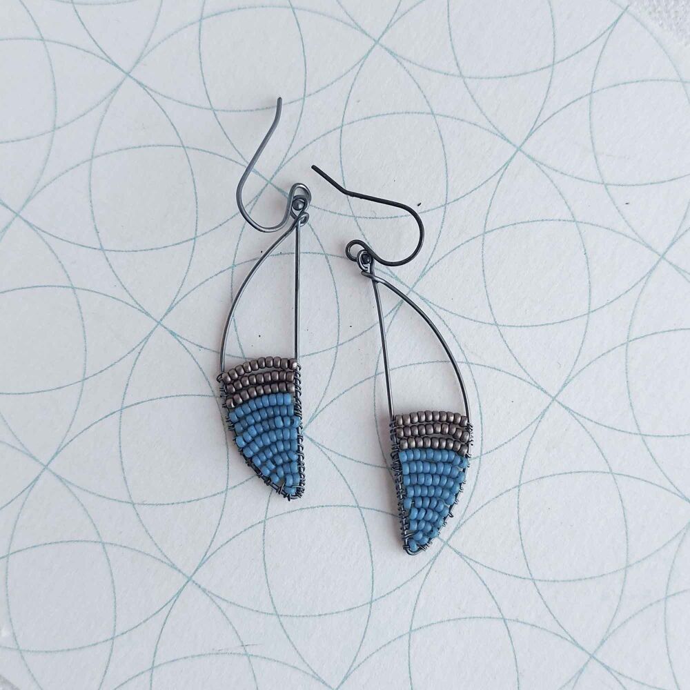 SALE - Curve geometric earrings