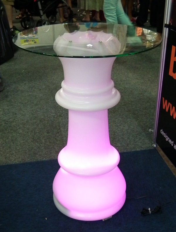 Queen Table with Neon Lamp