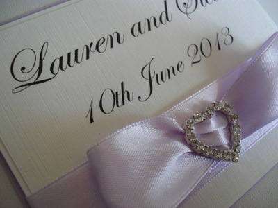 PERSONALISED WEDDING GUEST BOOK DIAMANTE HEART BUCKLE WHITE/IVORY BOOK WITH BOX